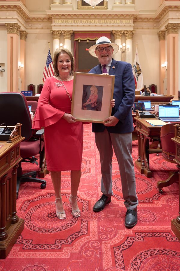 Senator Grove honors Dolly’s Literacy Legacy, Makes 9/25 Dolly Parton Day in California